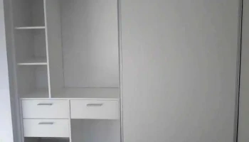 Alucom - Fabrica de aberturas de aluminio y amoblamientos en melamina - Mendiolaza