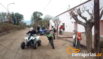 Travesías Guiadas 4x4 - Julio Serrano S/n Local Comercial