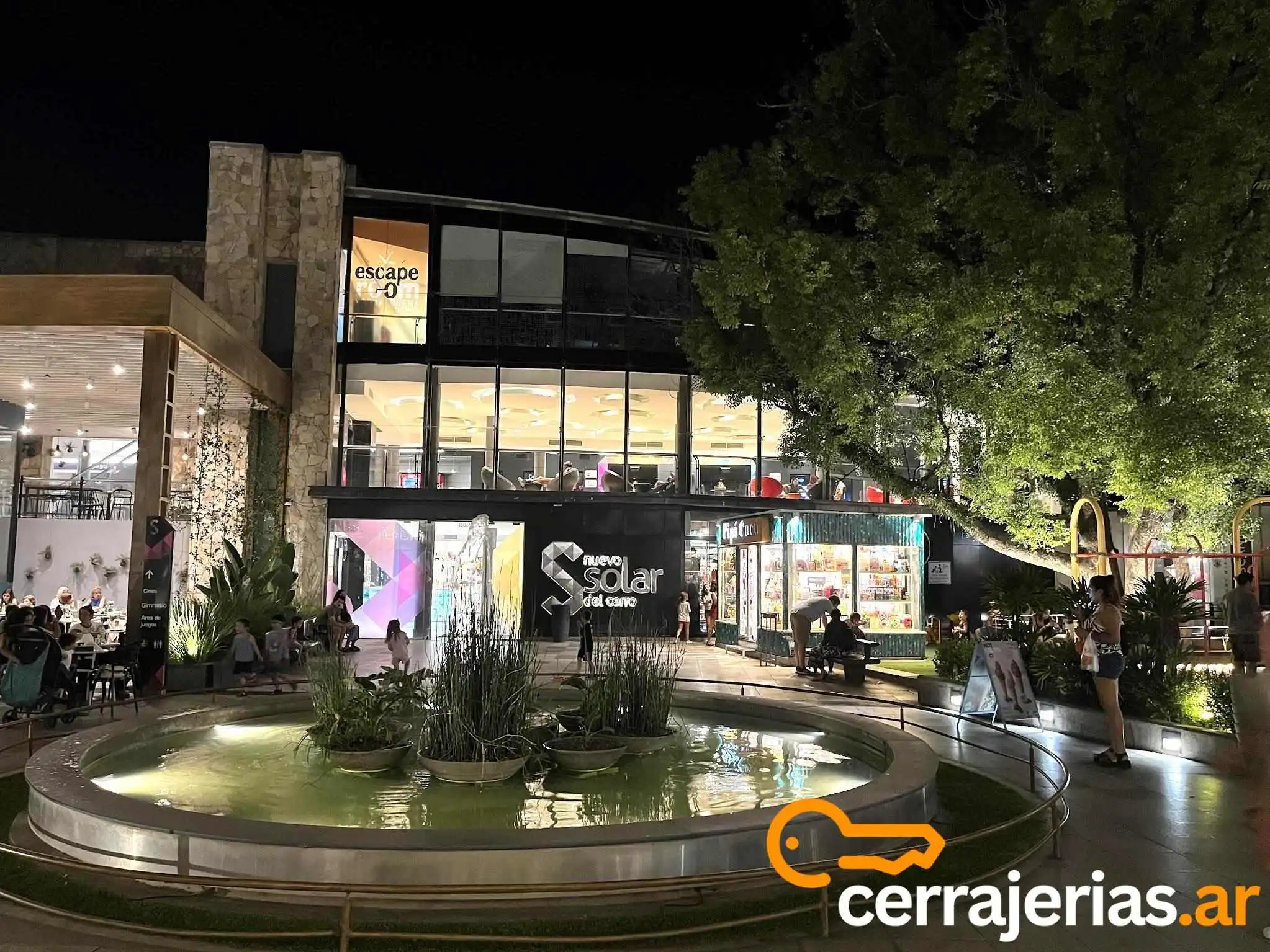 Solar del Cerro Shopping - Yerba Buena Solar del Cerro Shopping - Yerba Buena