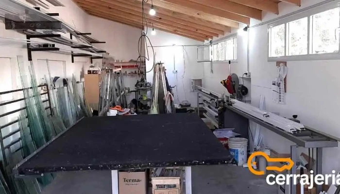Alumaq Aberturas De Aluminio -  Interior - Aluminé