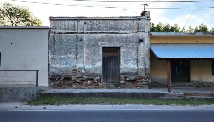 Casa Antigua Puerta De Madera -  Zona - Villa de las Rosas