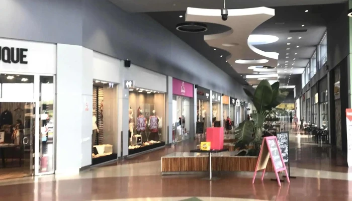 Centro Comercial Gomez Pardo -  Zona - Yerba Buena