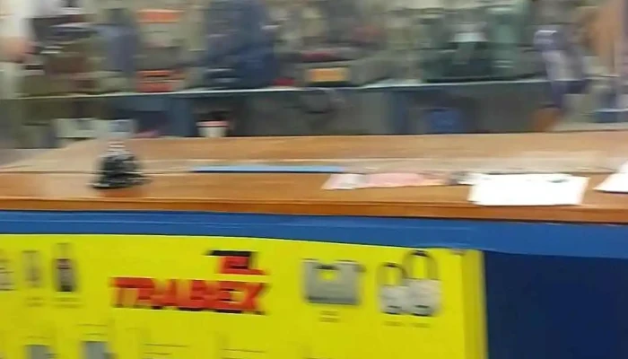 Cerracet Cerrajeria -  Videos - Aek