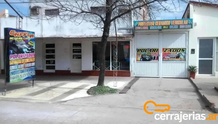 Chiffla Polarizados 20 Años En La Zona - Rivadavia 876