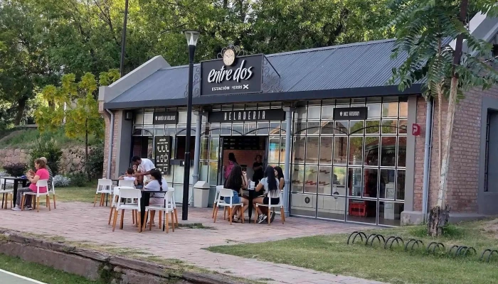 Entre Dos Alfajores Premium Tienda Y Cafeteria Estacion Ferri Comentarios - Luján de Cuyo