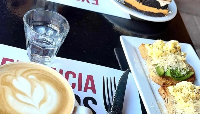 Entre Dos Alfajores Premium Tienda Y Cafeteria Estacion Ferri Puntaje - Luján de Cuyo