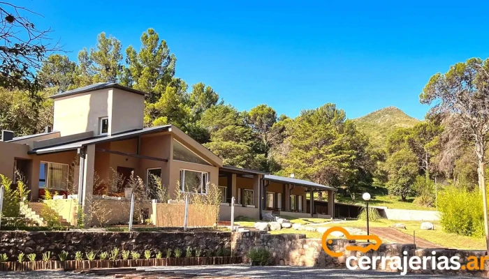 Estancia Alto San Pedro - Hotel de Montaña - Villa Giardino