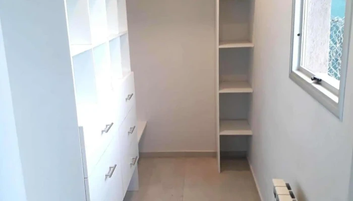 Esteban Galfo -  Interior - Luzuriaga