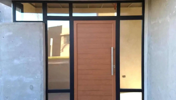 Gusic Aberturas De Aluminio Fabrica Puerta - Soldini