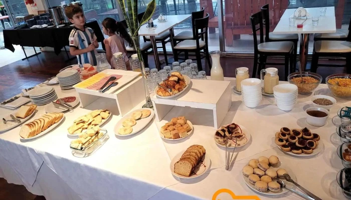 Hotel Gualok -  Comida Y Bebida - Sáenz Peña