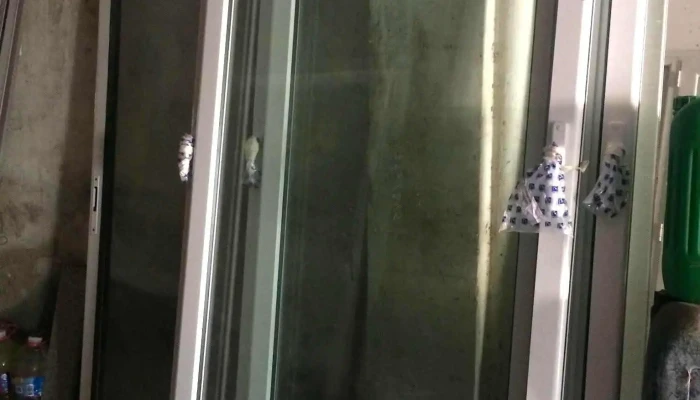 Lopez Aluminio Portones Levadizos Fabrica De Aberturas Persianas Y Sistemas Roller Del Propietario - Villa María