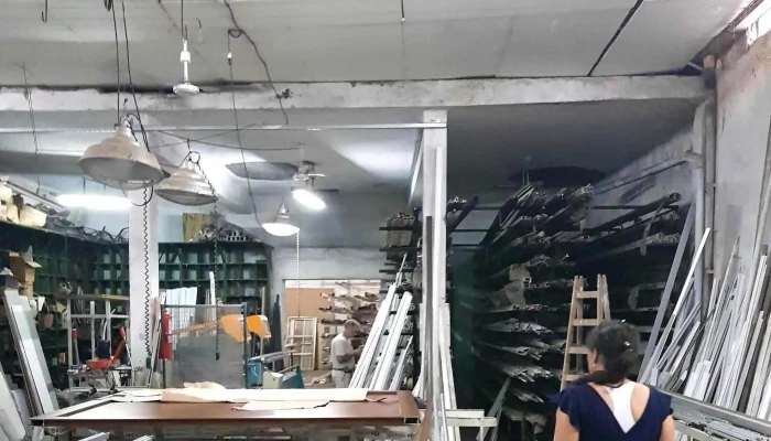 Lopez Aluminio portones levadizos, fabrica de aberturas, persianas y sistemas roller - Villa María