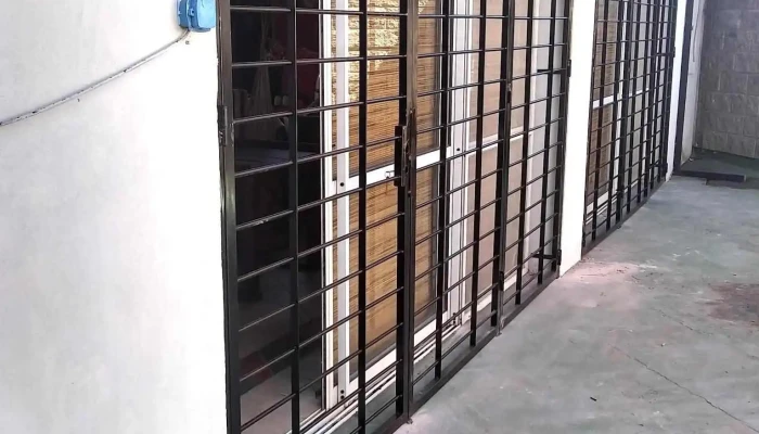 Mosquiteros -    Cortinas De Enrrollar  Cerramientos De Aluminio  Vidrieria Zona - Rosario