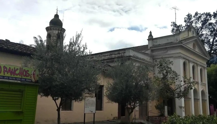 Plaza Bernabe Araoz Donde - La Puerta