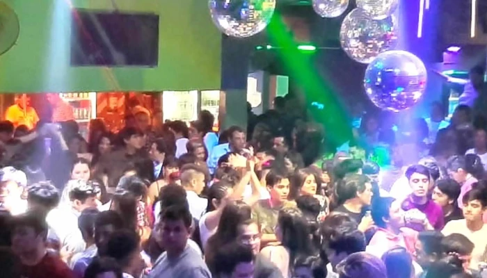 Psicosis Disco -  Cerca De Mi - Curuzú Cuatiá
