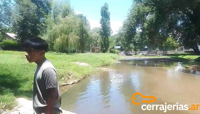 Puerta Al Arroyo -  De Los Visitantes - Villa Gral. Belgrano