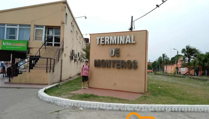Terminal de Ómnibus Monteros - C. Diego De Villarroel 36