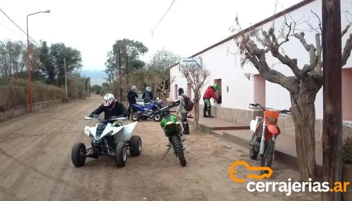 Travesías Guiadas 4x4 - Julio Serrano S/n Local Comercial